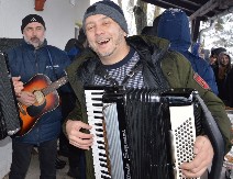 Svestrani Aleksandar: Piše stručne knjige, svira na narodnim veseljima i uzgaja hranu na organski način 